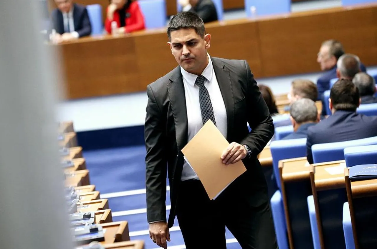 Парламентарната група на МЕЧ се разпадна