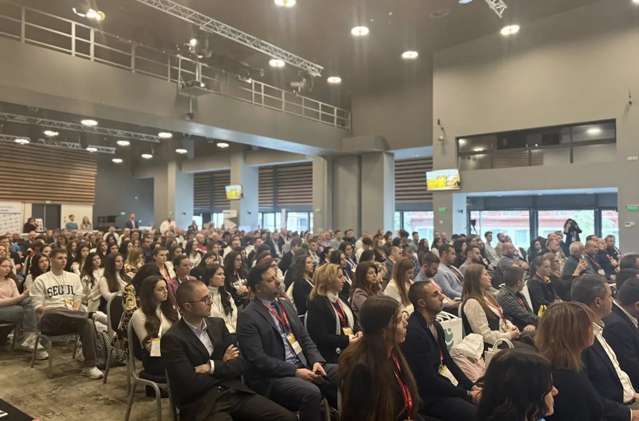 Самоков е домакин на годишната конференция на мебелната индустрия