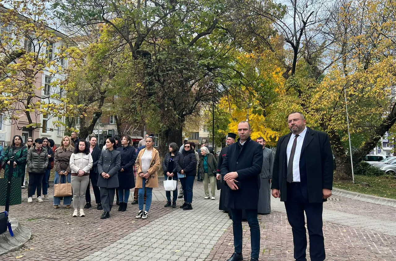 Кюстендил откри градина на поетите в чест на десет български творци