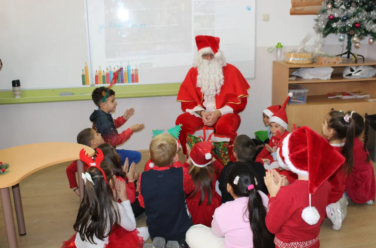 Коледна магия в СУ "Никола Вапцаров“ – Хаджидимово