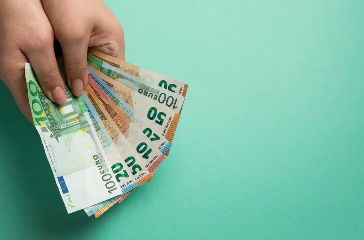 Повишават от догодина минималната заплата в Косово