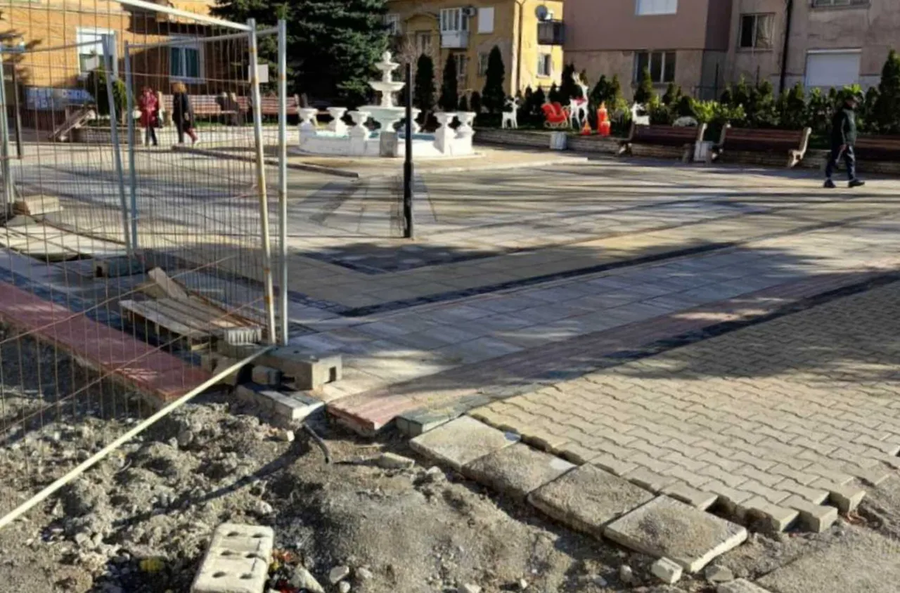 Продължава обновяването на градската среда в Бобов дол