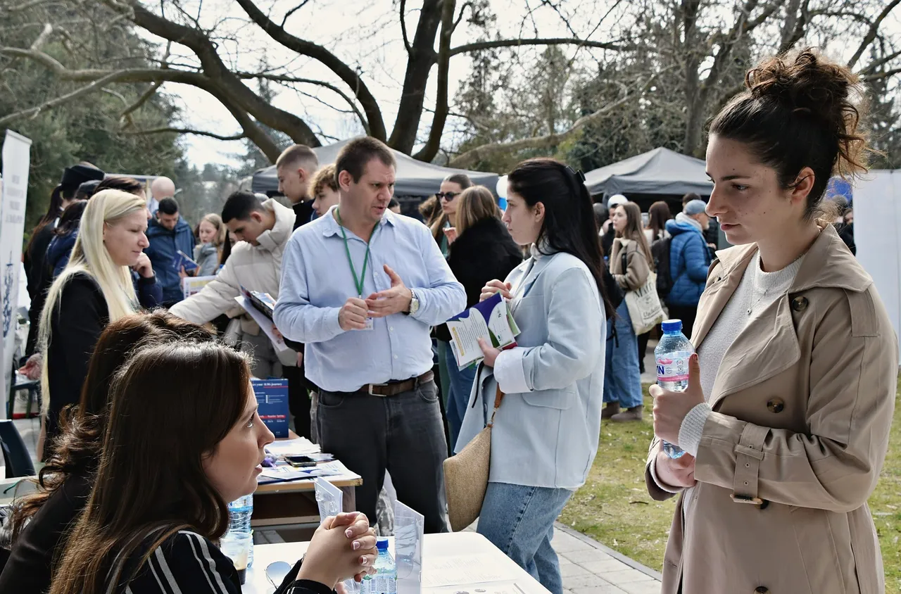 Университетски форум събра десетки младежи в Сандански
