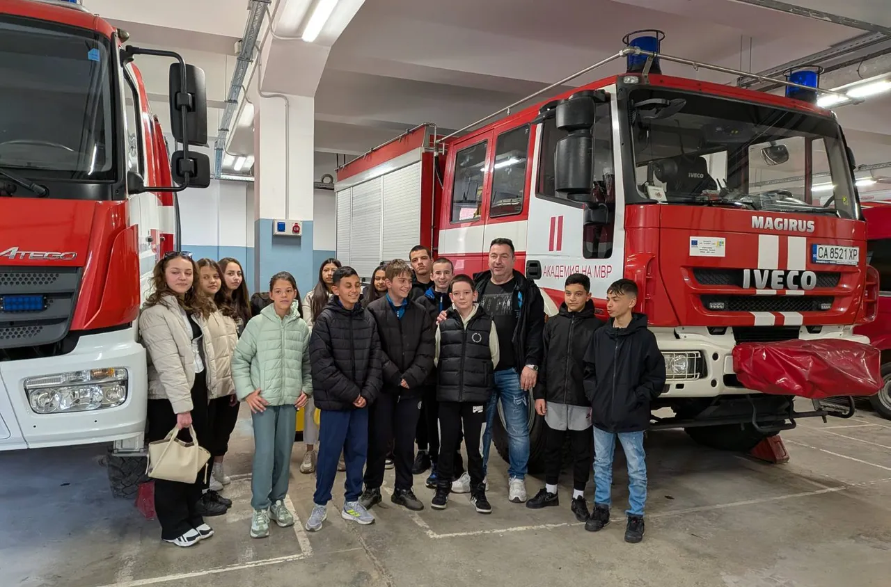 Седмокласници от Самоков на обучение за реакция при горски пожари