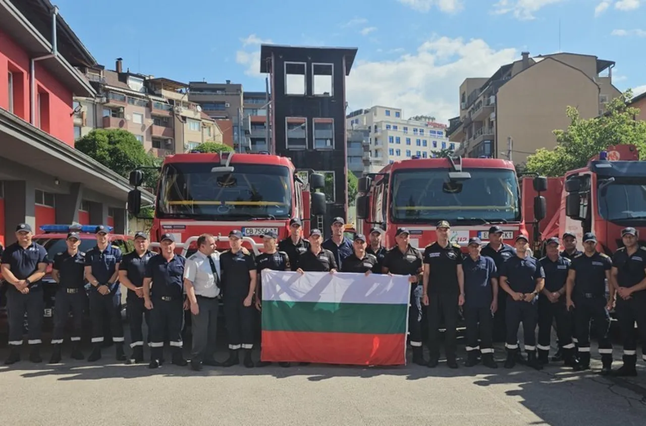 20 пожарникари от Благоевград заминаха за Гърция да помагат на колеги