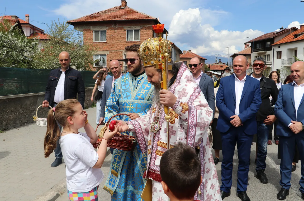 В Банско се проведе традиционното Великденско литийно шествие