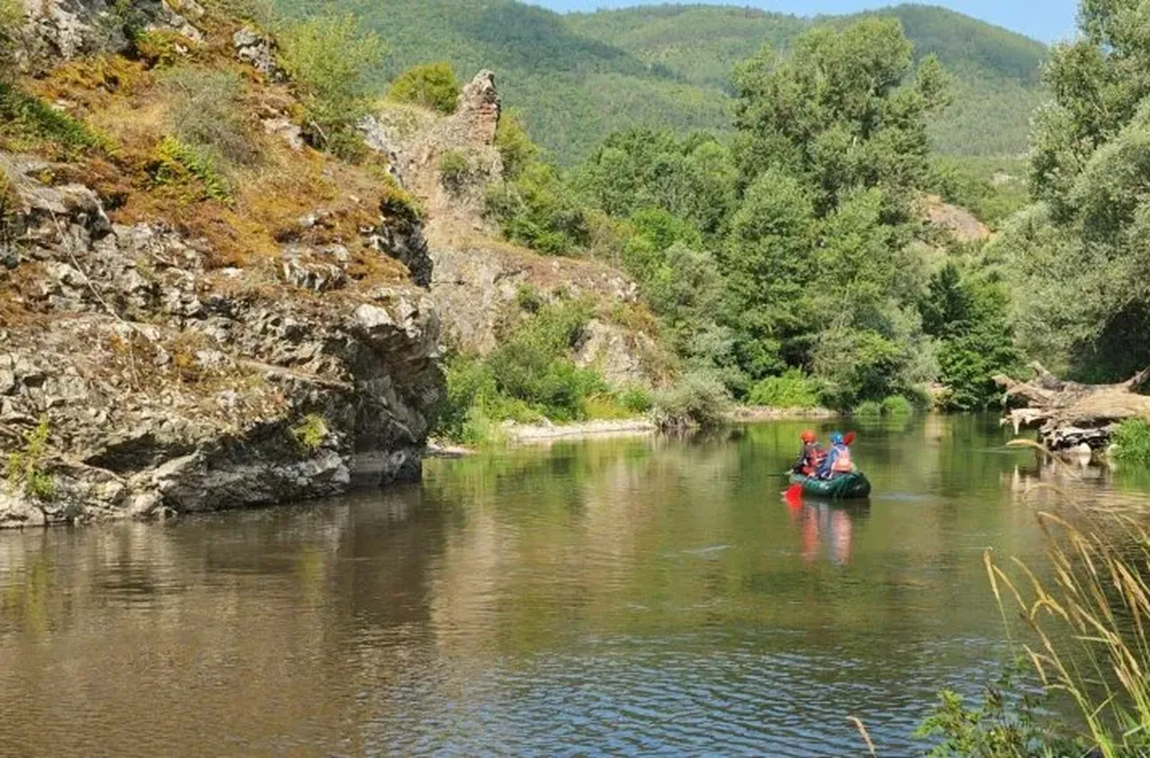 Водолази и дронове търсят второто изчезнало дете в р. Струма