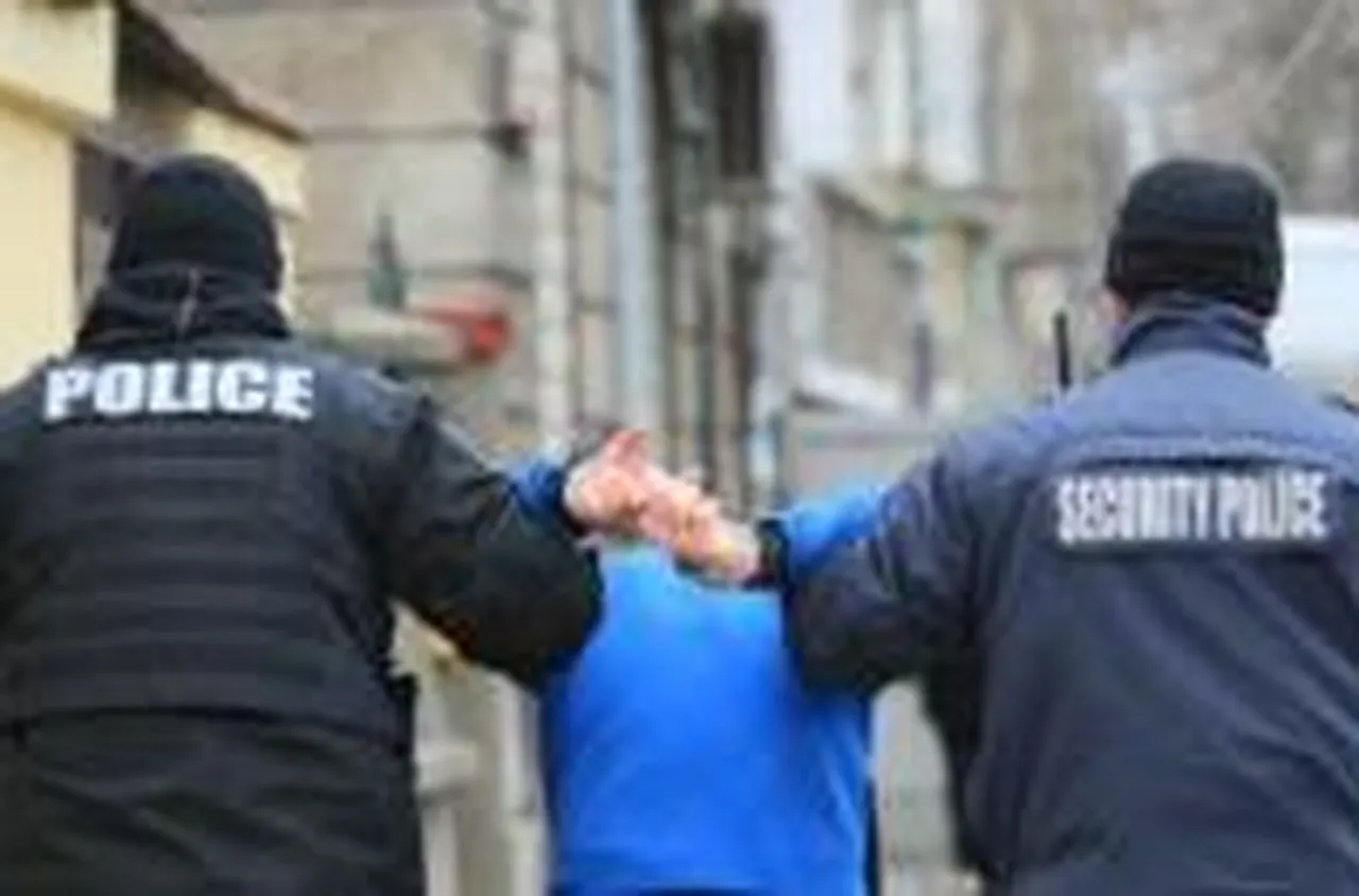 Мъж удари полицай в Пловдив