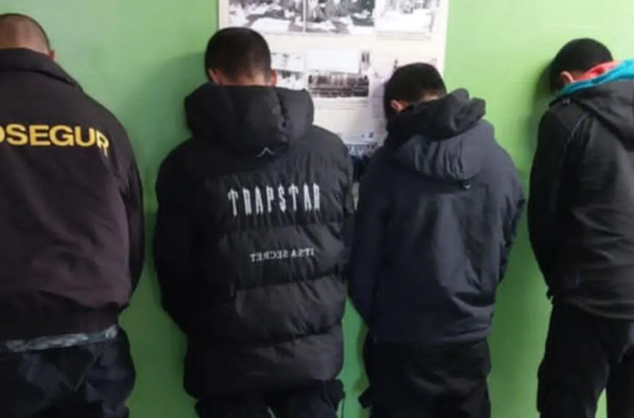 Шестима задържани за кражби в Радомир