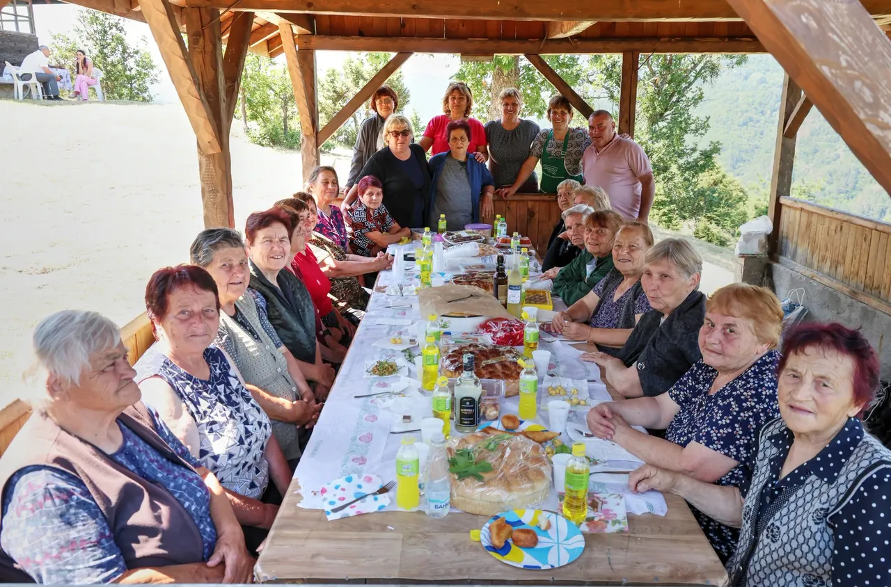 Жителите на Гостун почетоха празника на Света Неделя