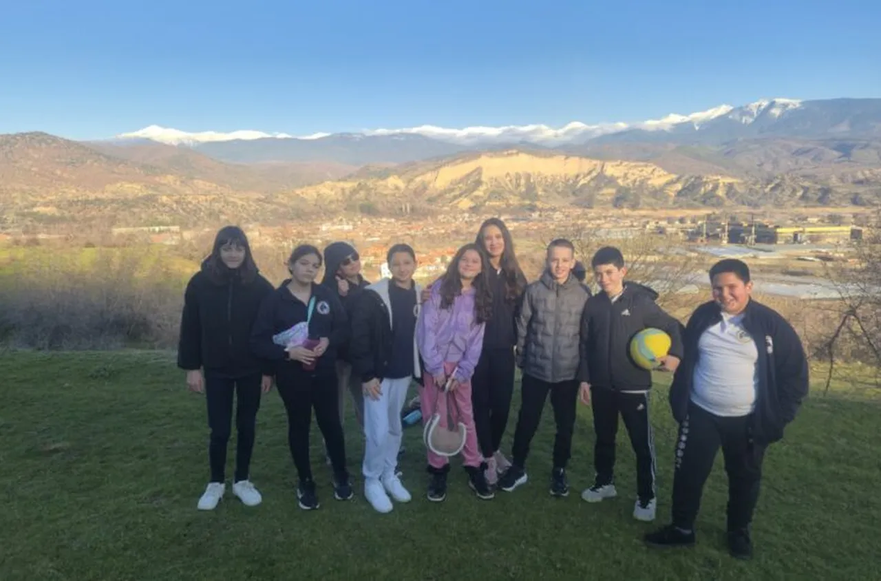 Урок сред природата за учениците от клуб "Роден край" в Кресна