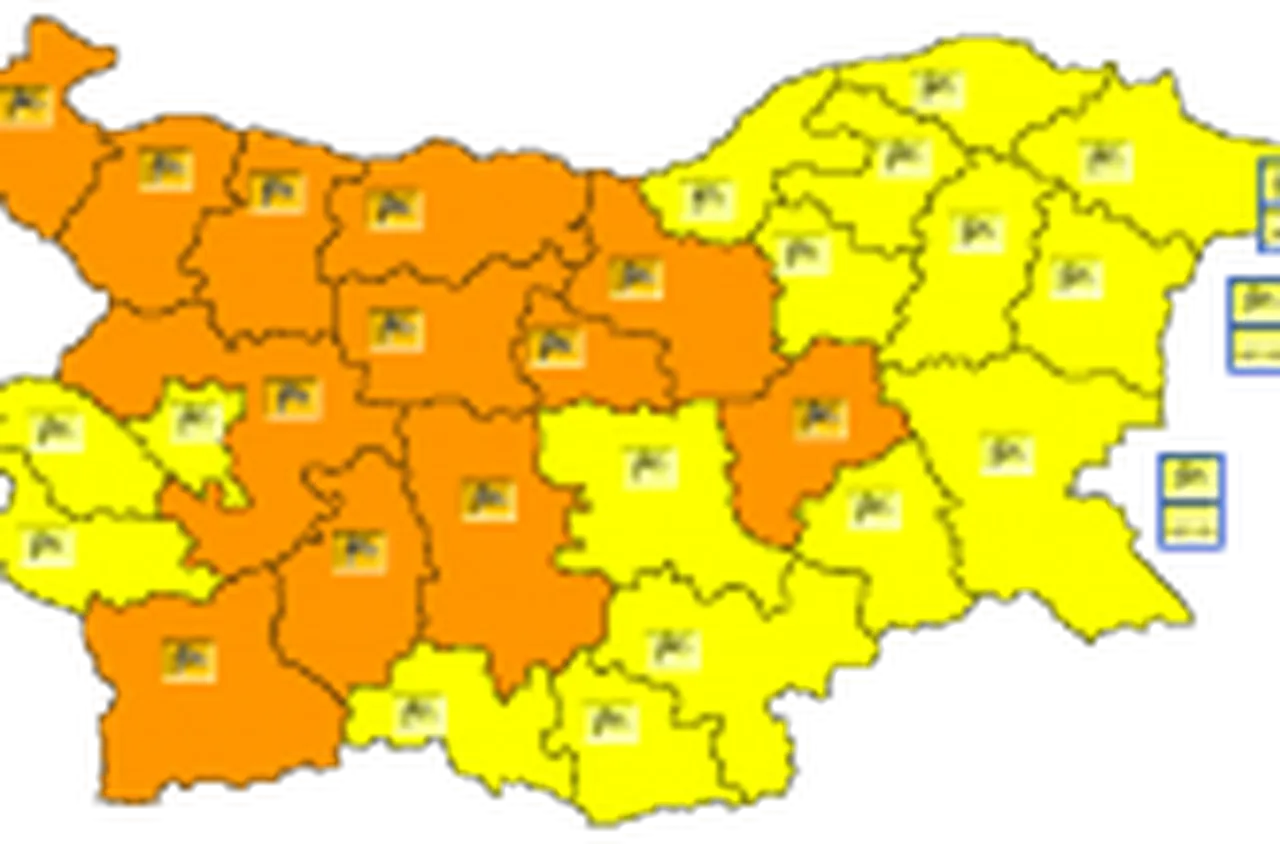 Оранжев код за силен вятър е обявен за 12 области в страната