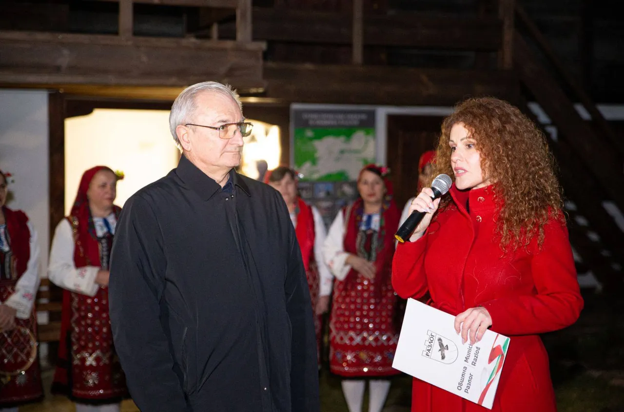 Изложбата на проф. Любомир Пенев гостува в Разлог