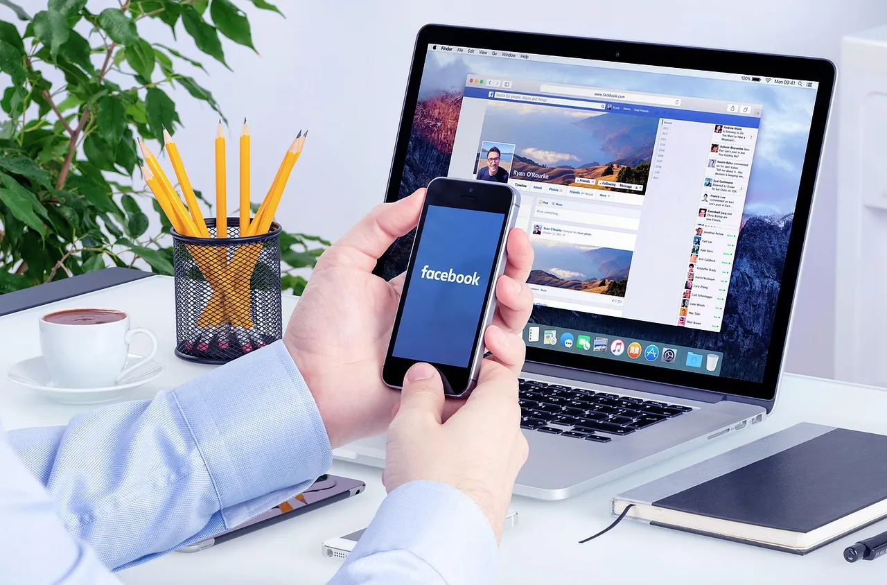 Facebook пуска платен абонамент без реклами за европейците