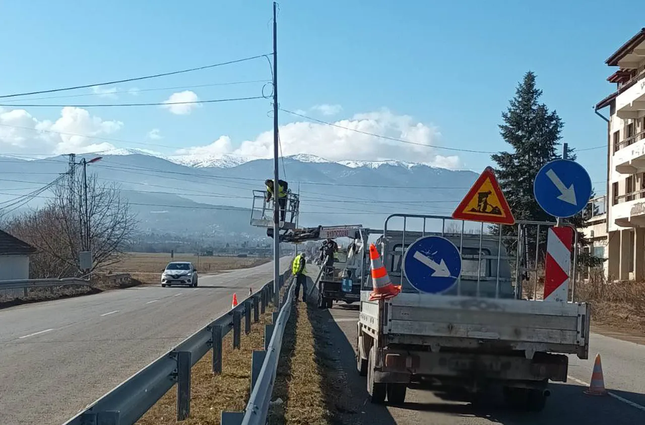 Започна поставянето на предпазна мрежа на пътя Кюстендил - Ябълково