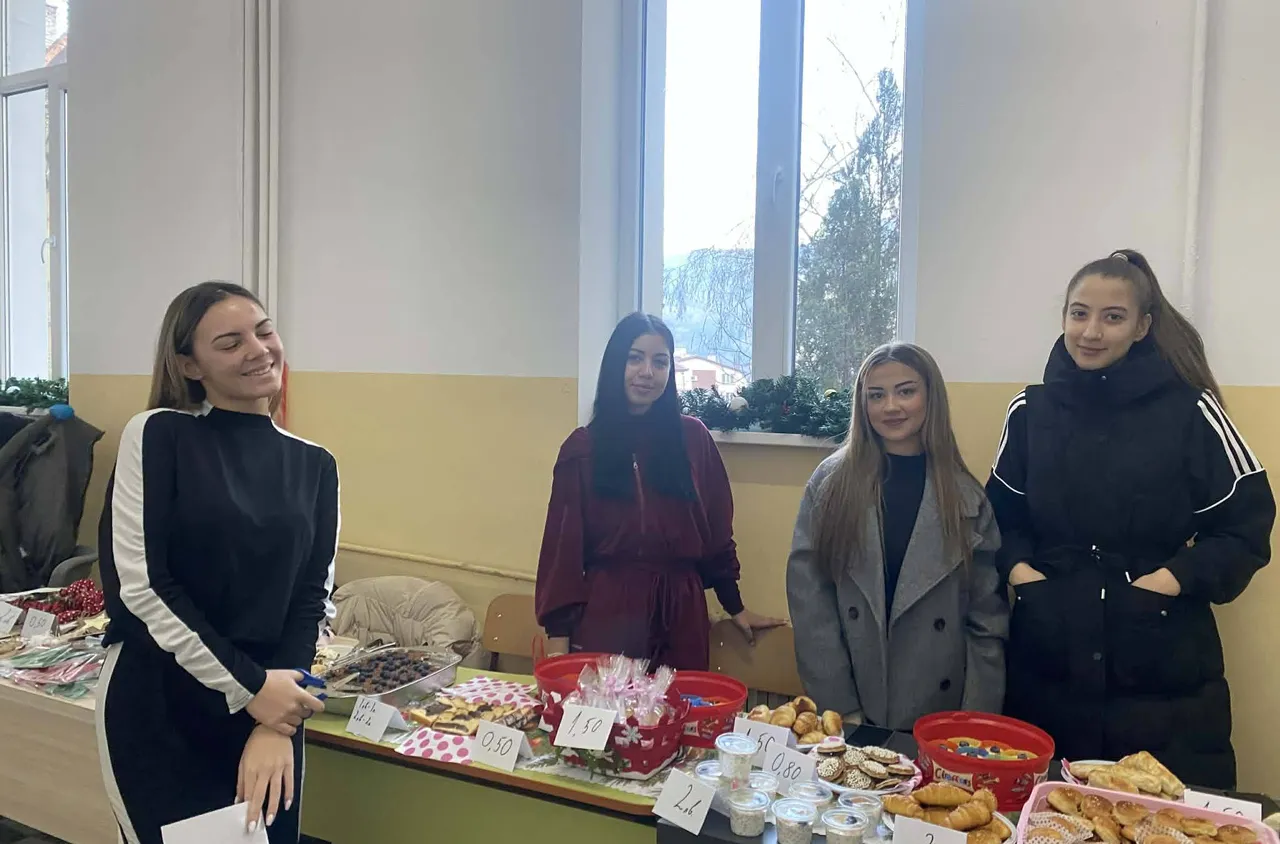 Гимназисти от Дупница влязоха в ролята на предприемачи в бизнес предизвикателство