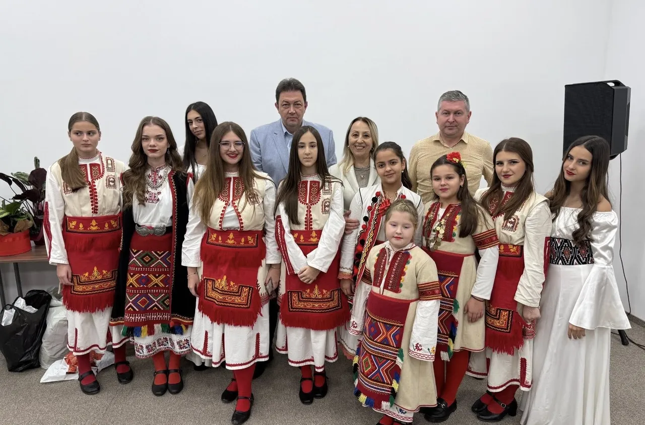 Детството, младостта и мъдростта си дадоха среща в навечерието на Коледа в Петрич