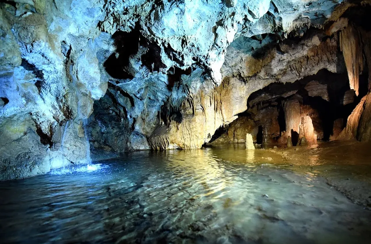 Пещерата Липа официално отваря врати