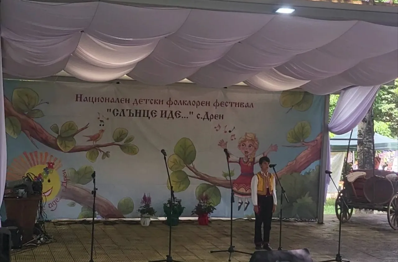 Читалището в Дупница с изключително представяне на национален фолклорен фестивал