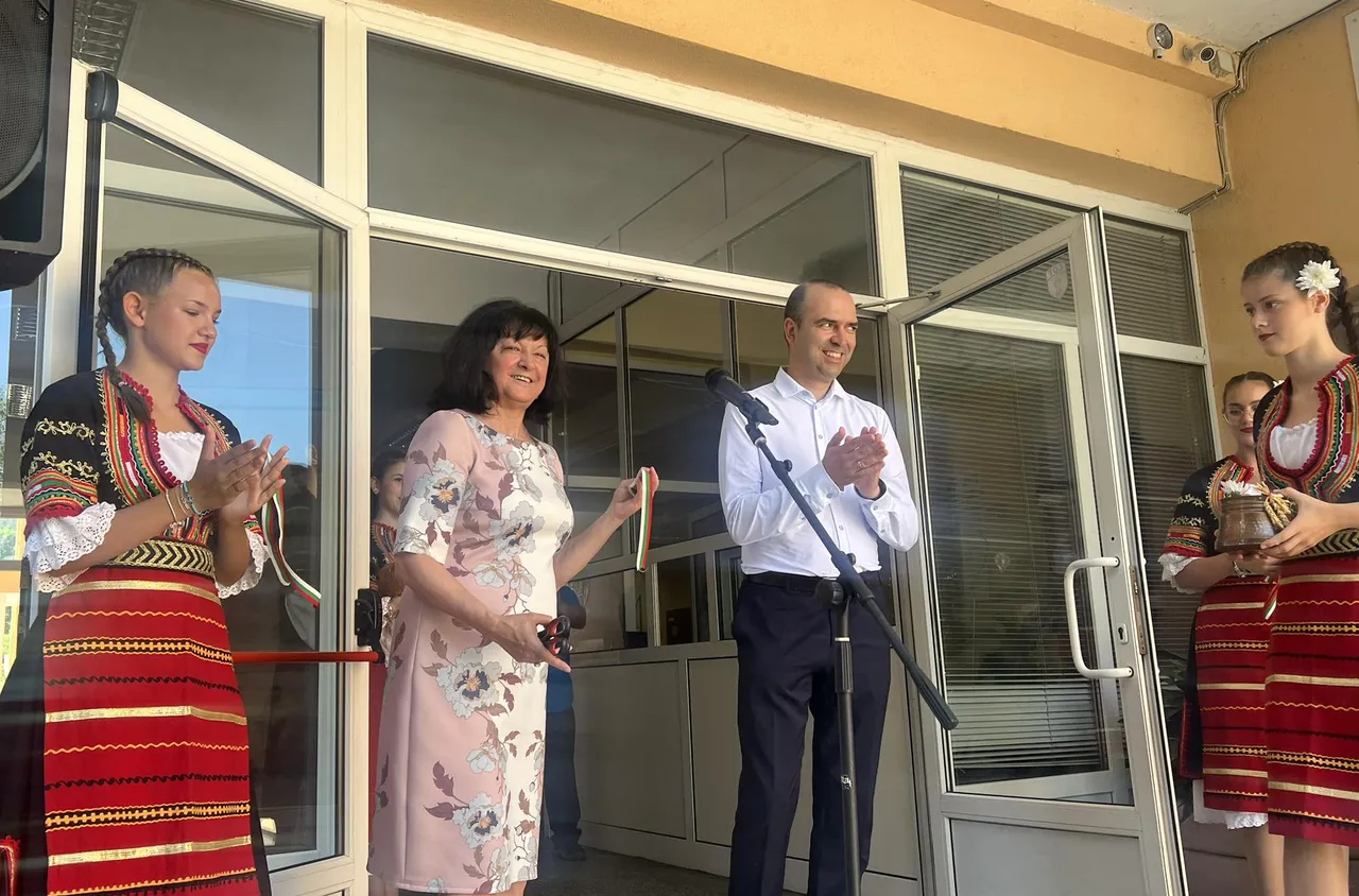 Разшириха STEM центъра в математическата гимназия в Кюстендил