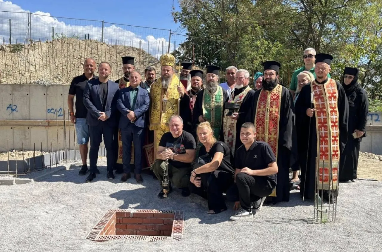 Положиха основния камък на новия храм в Сандански
