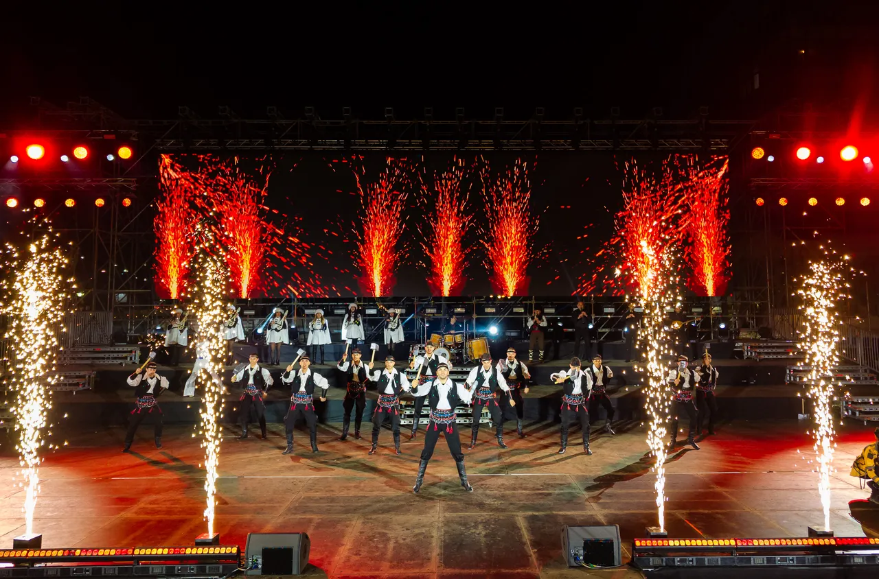 Зрелищно откриване даде начало на фестивала "Сурва“ 2026 в Перник