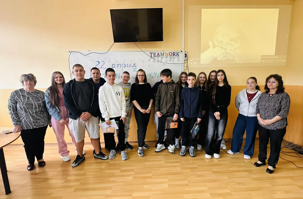 Ученици в Белово отбелязаха Деня на Земята с екоинициативи