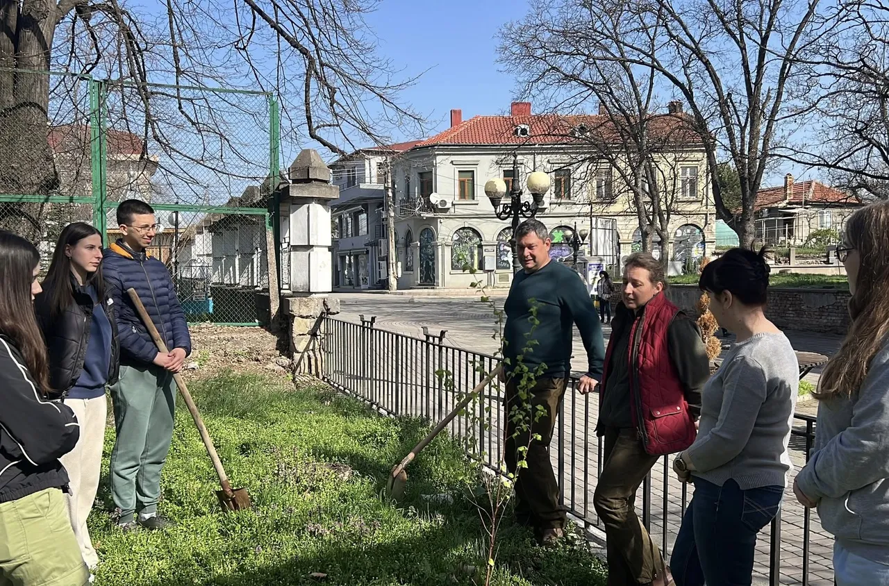 Служители на ДГС-Монтана се срещнаха с ученици от града