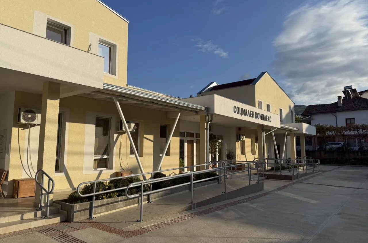 Фотоволтаични системи и електромобил за социалните звена в Петрич