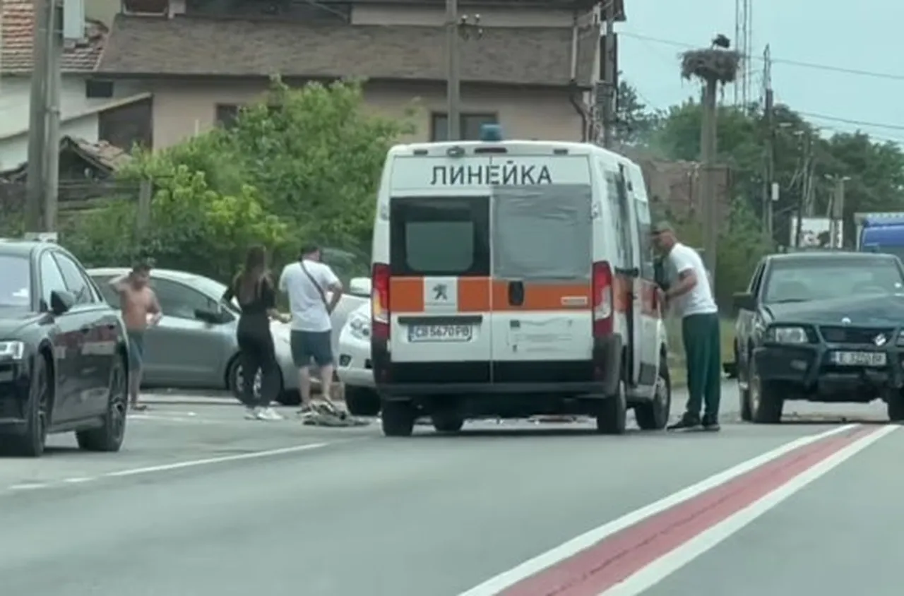 Верижна катастрофа с пострадали образува тапа след Кресна