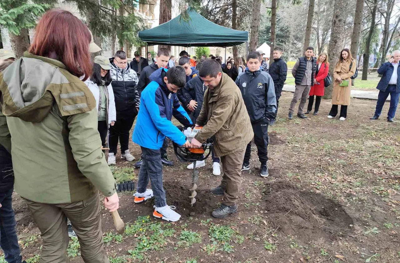 ЮЗДП бе част от празничната програма на ПСГ "Никола Вапцаров" - Банско