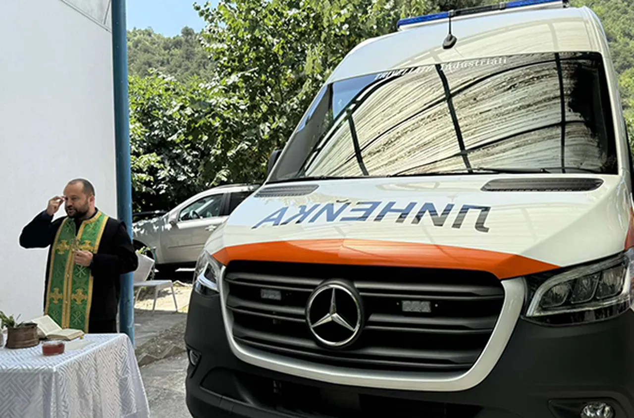 Спешният център в Кресна вече има модерна високопроходима линейка