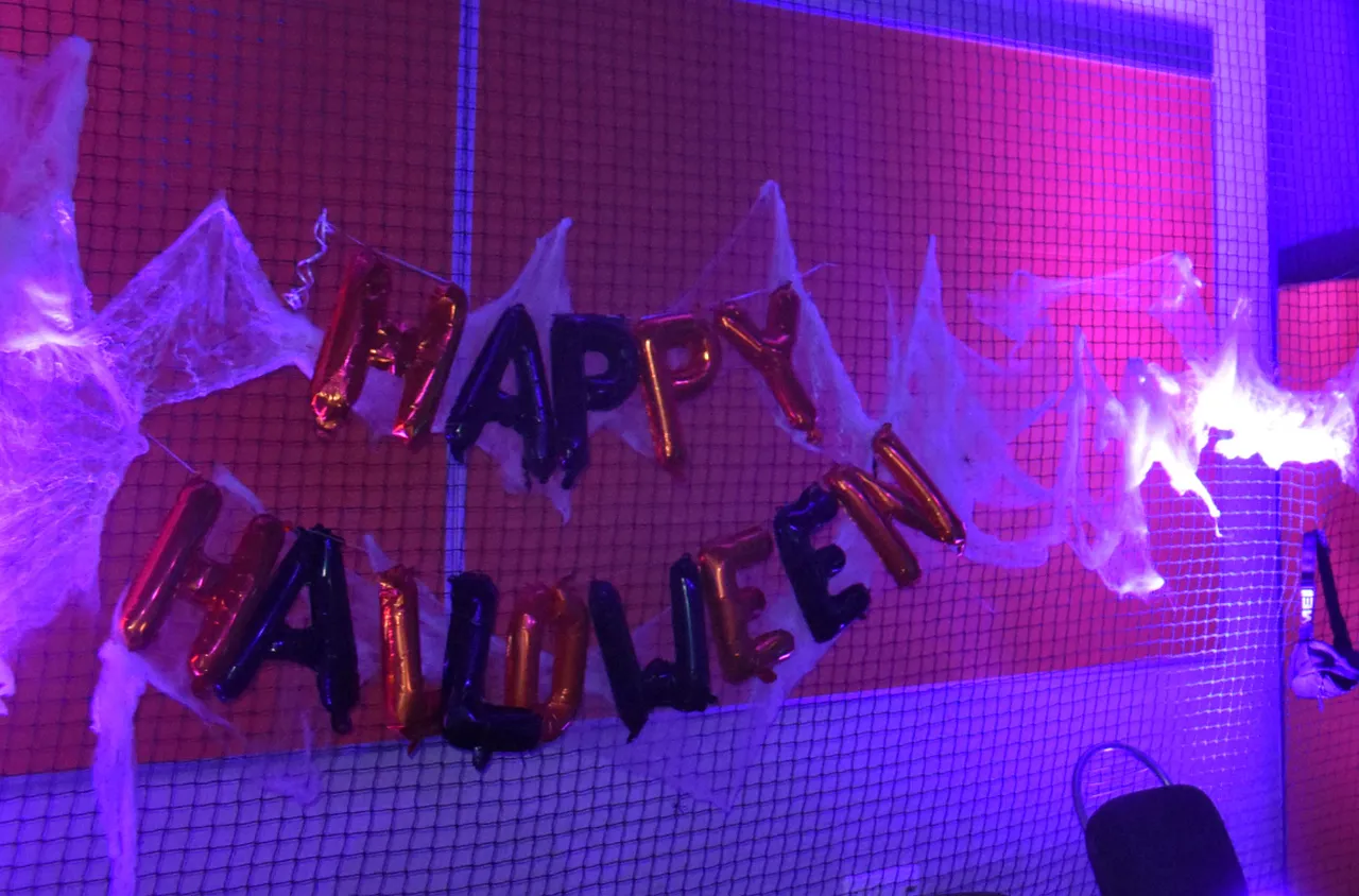 АУБ студентите отново организират Хелоуин парти с кауза