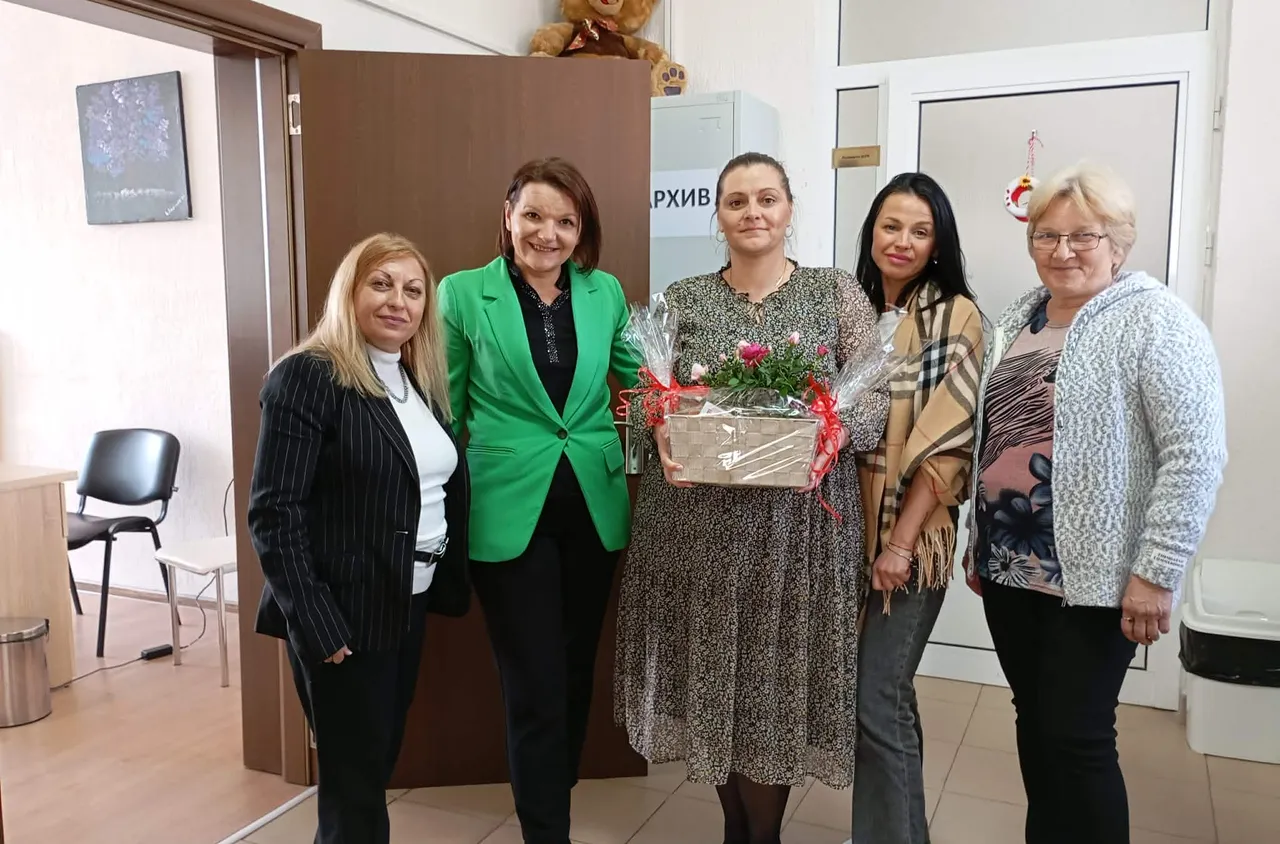 Подаръци за дамите в община Струмяни по повод 8 март