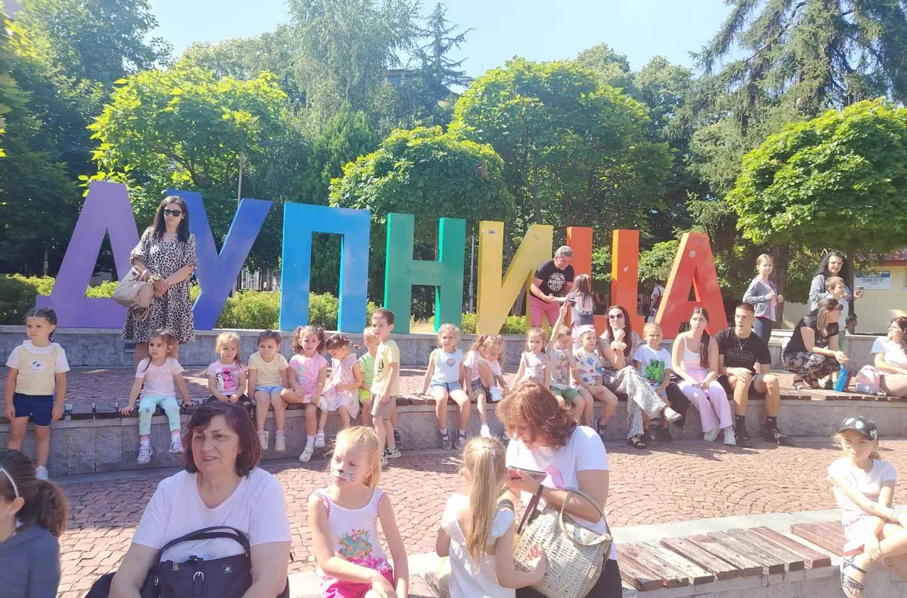 "Активно лято 2025" с уроци по безопасност на пътя за децата на Дупница
