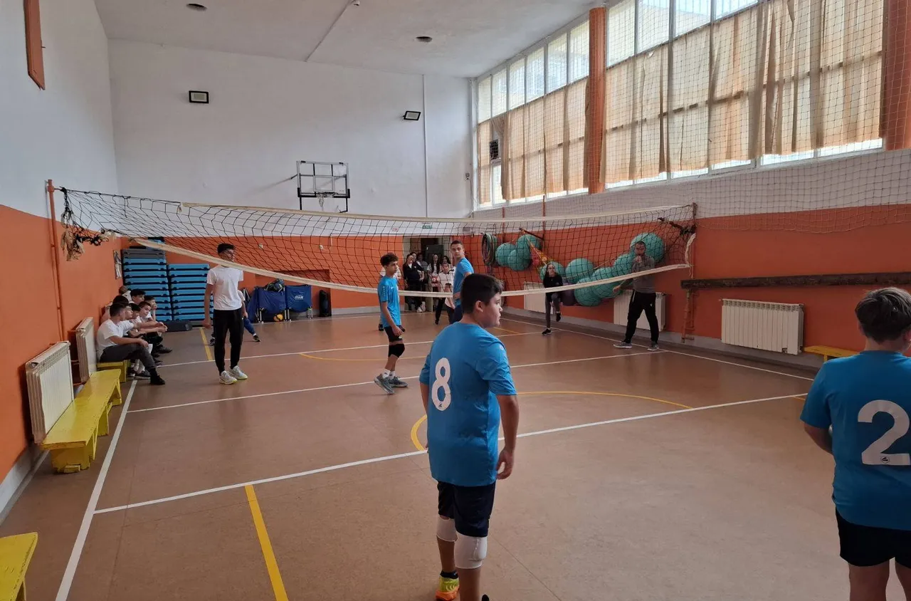 Приятелска среща по волейбол между две училища в Дупница