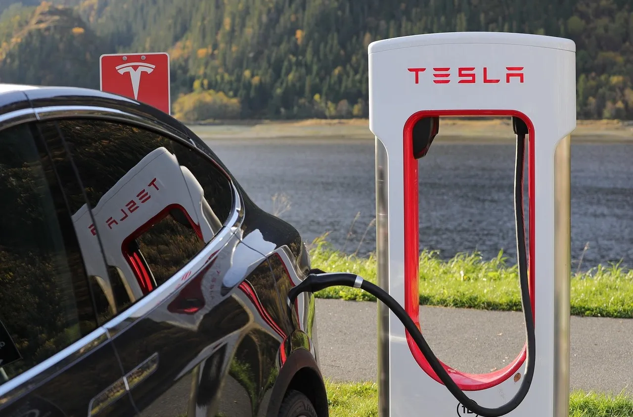 Сериозен спад в продажбите на Tesla