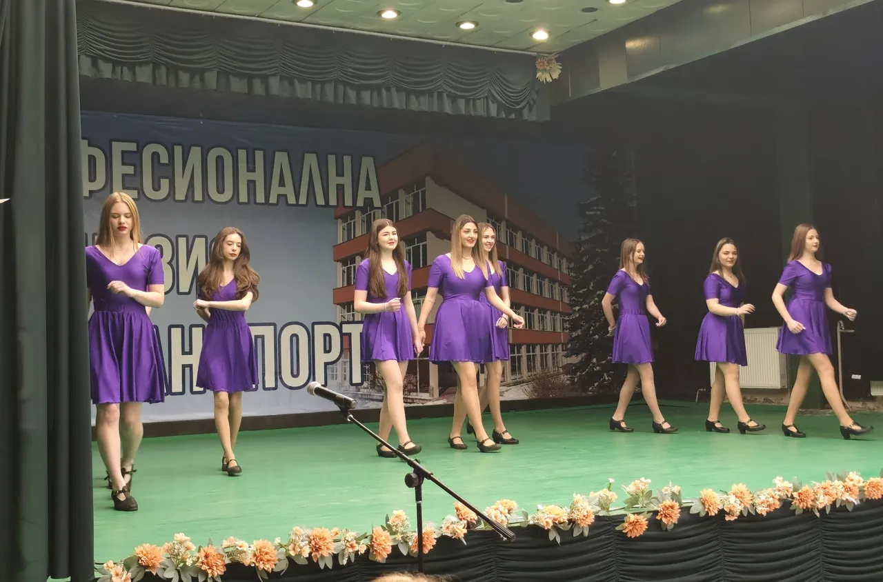 Гимназията по транспорт в Разлог отбеляза 63 години