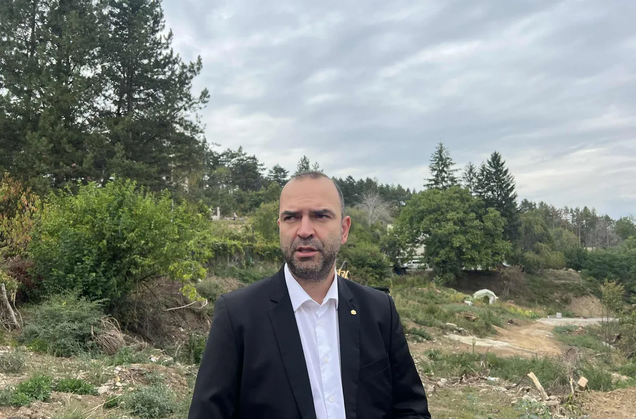 Първа копка на новия паркинг в м. "Хисарлъка"