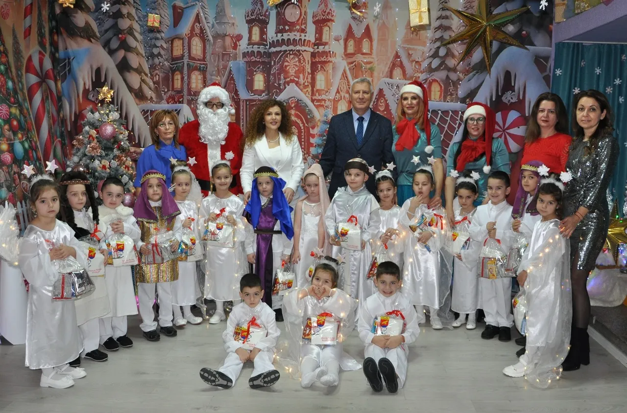 Коледна приказка оживя в ДГ "Ален мак“ - Разлог
