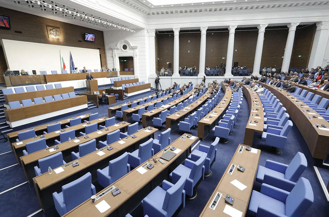 Проектобюджетът влиза в пленарна зала