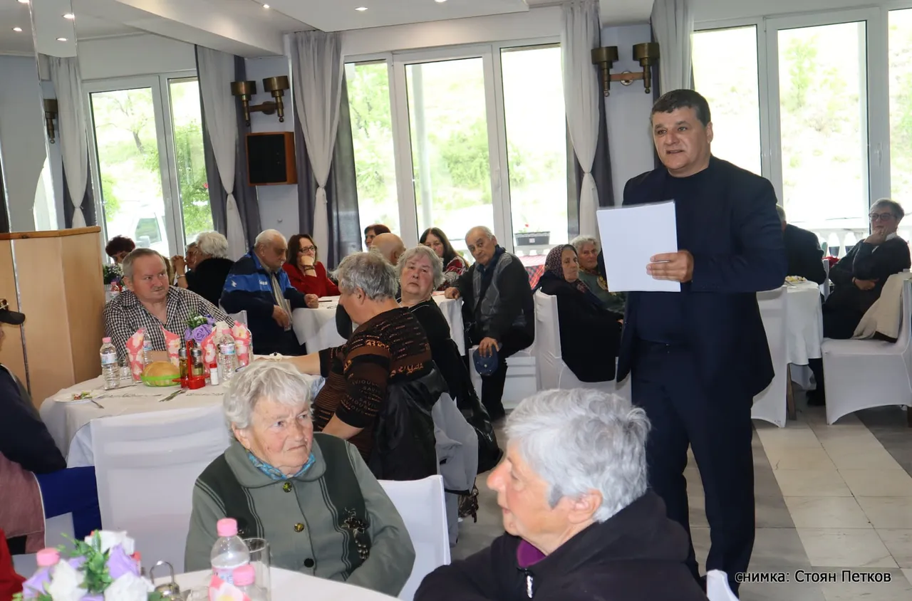Пенсионерските клубове в Струмяни отпразнуваха Великден