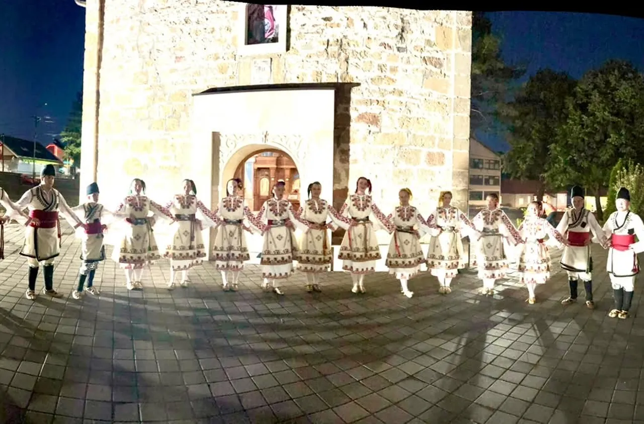 ФА "Бобов дол“ представи българския фолклор на празник в Сърбия