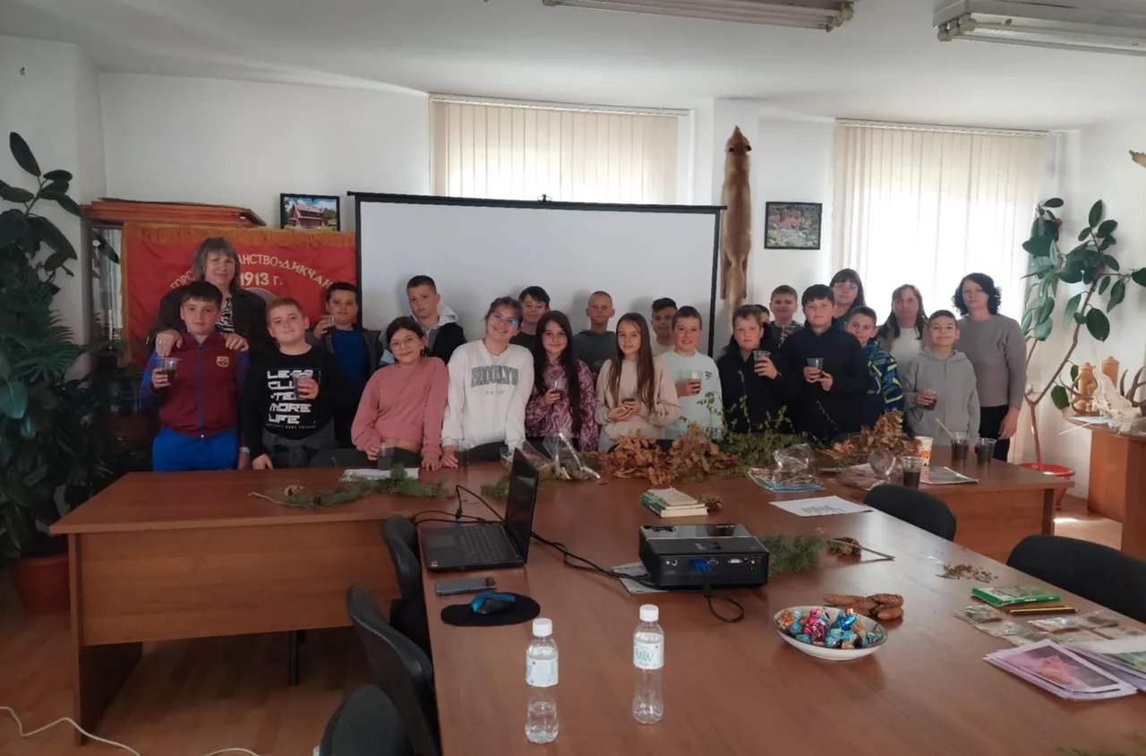 ДЛС "Дикчан" посрещна деца от Сатовча