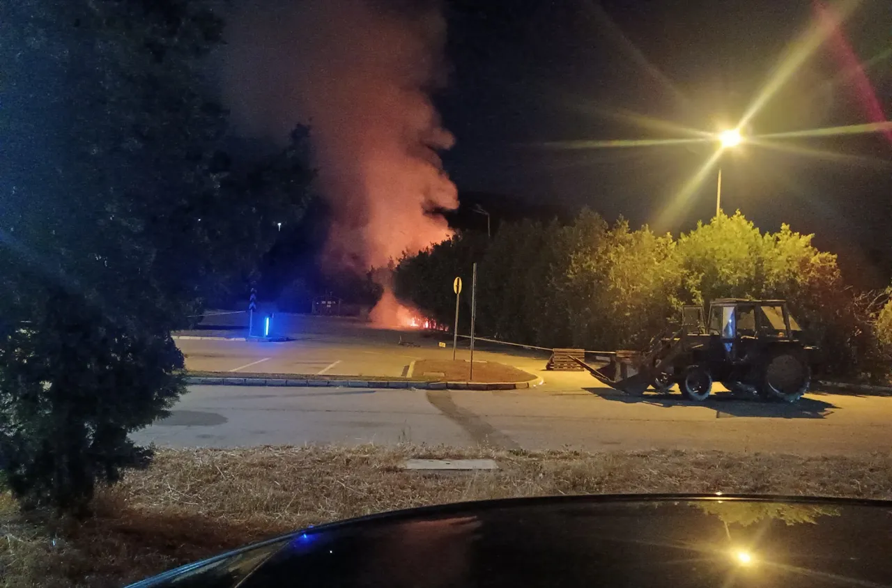 Пожар горя на главен път Е79 край Благоевград