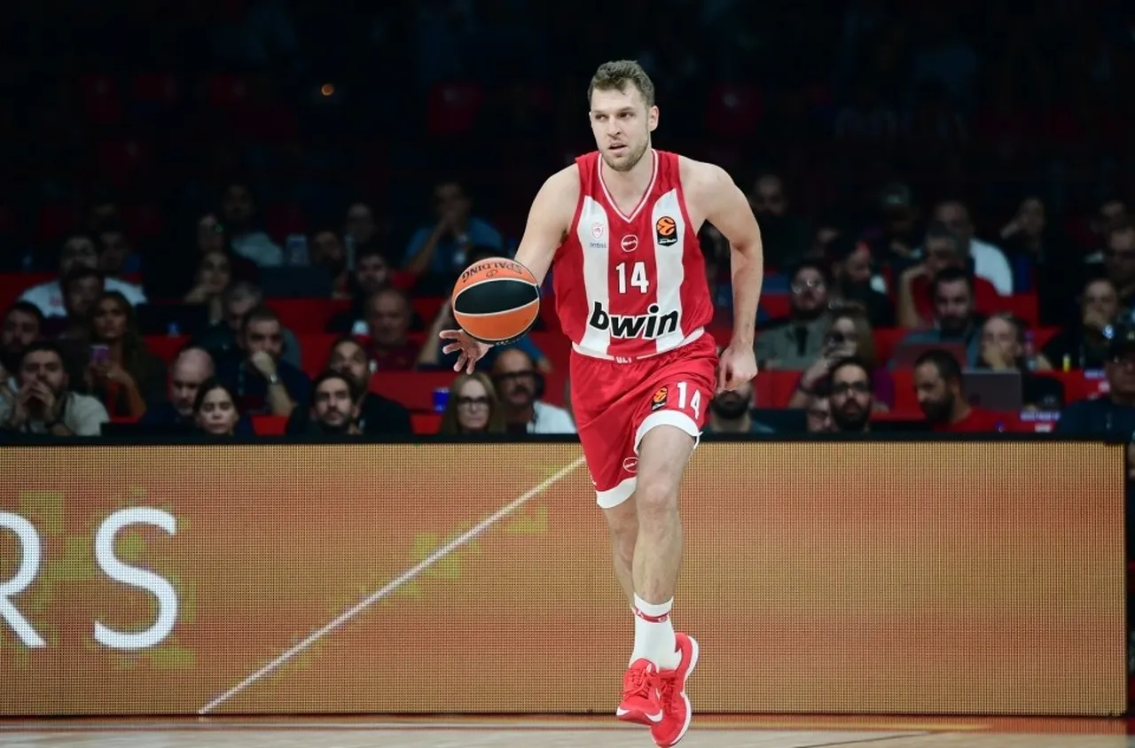 Олимпиакос с Везенков отстъпи на Монако в Евролигата /видео/