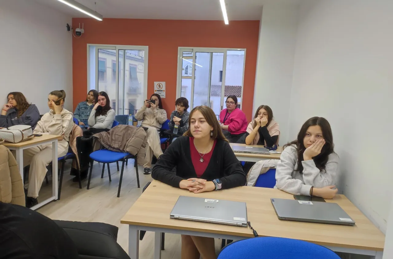 Презентации и критично мислене в осмия ден от уъркшопа "From STEM to STEAM"