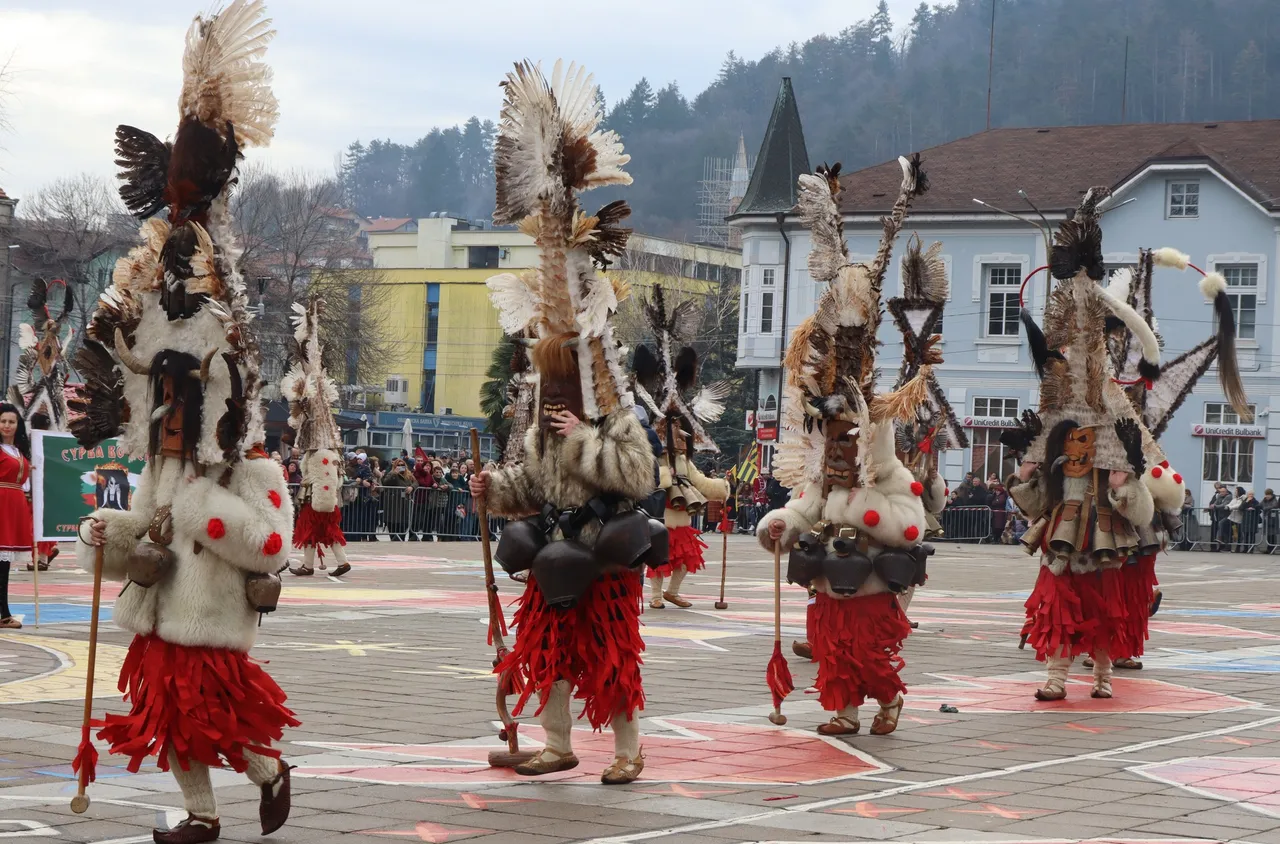 Рекорден брой участници на маскарадния фестивал "Джамала"