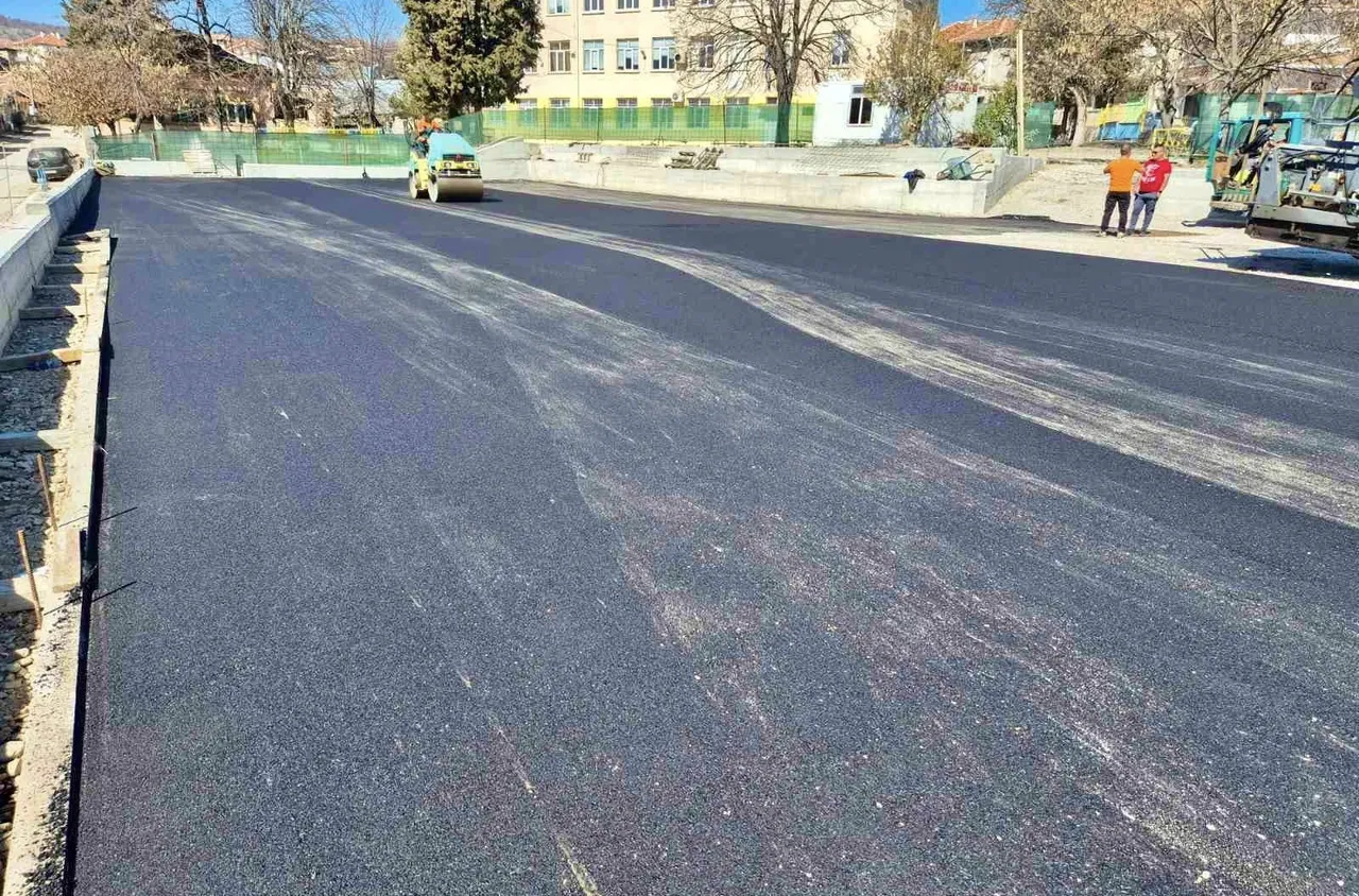 Учениците в Кърналово имат нова спортна площадка