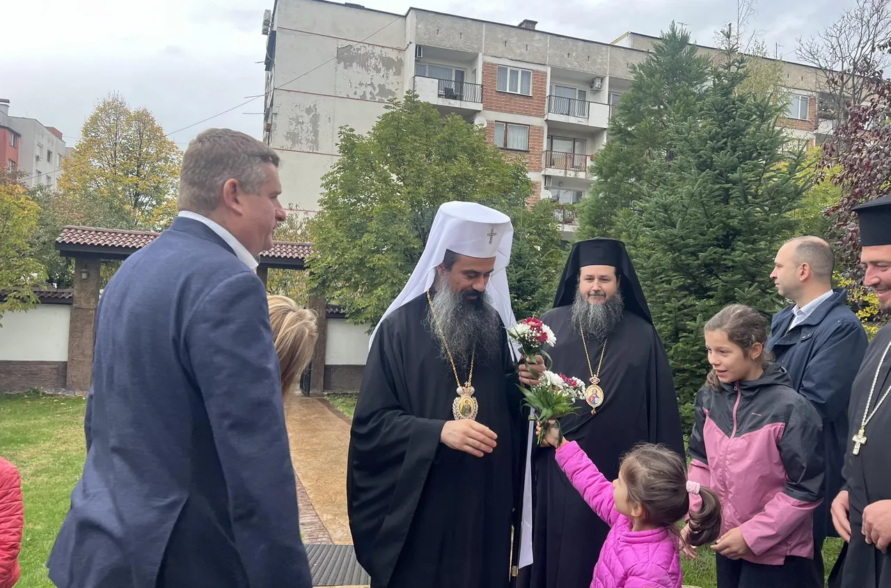 Българският патриарх Даниил оглави света литургия на Димитровден в Кюстендил